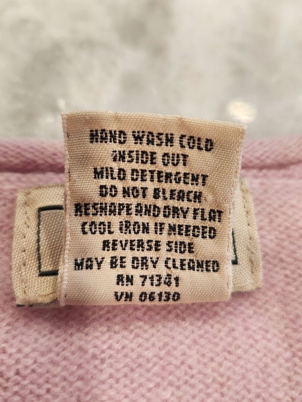L.L. Bean Light Pink Crewneck Cashmere Sweater - Picture 5 of 8